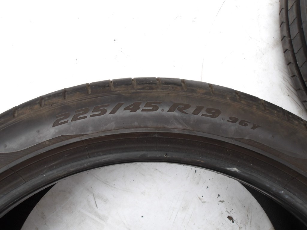 (2 DB ÁR/DB)[GYÁRI HASZNÁLT] PIRELLI P-ZERO MO* | 225/45R19 96Y DOT: 0622 | 5.56MM 5. kép